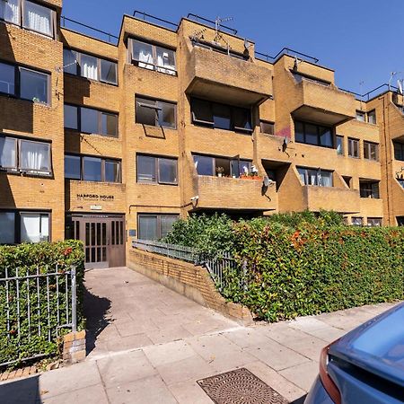 Luxury 3 Bedroom Flat With Balcony In Westbourne Park London Eksteriør bilde