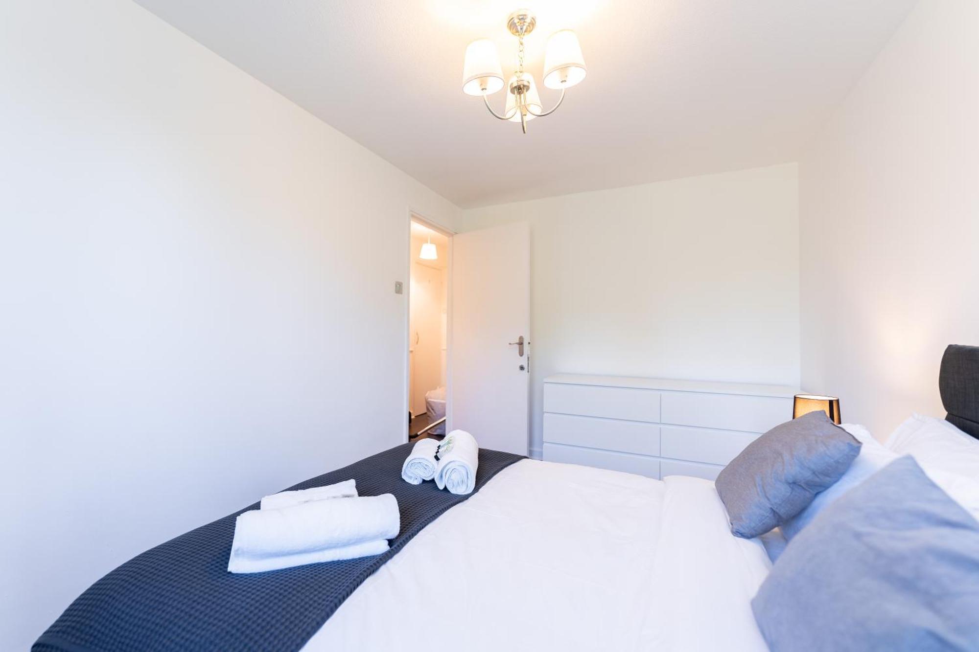 Luxury 3 Bedroom Flat With Balcony In Westbourne Park London Eksteriør bilde