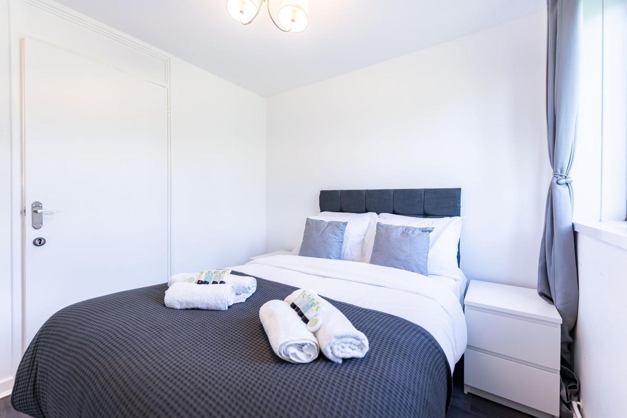 Luxury 3 Bedroom Flat With Balcony In Westbourne Park London Eksteriør bilde